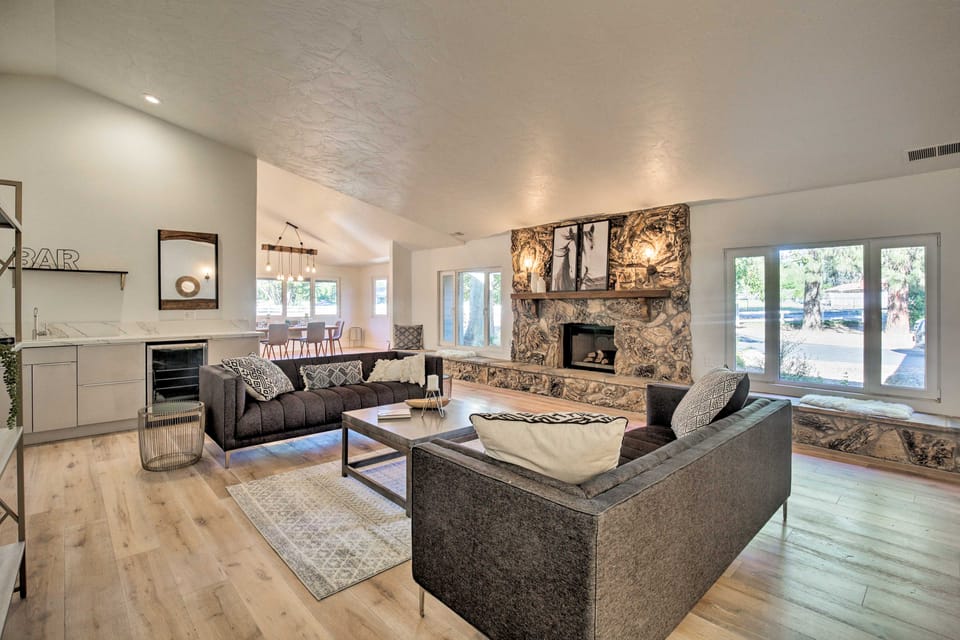 Family Retreat - Private Tennis Court & Game Room House in Southern California