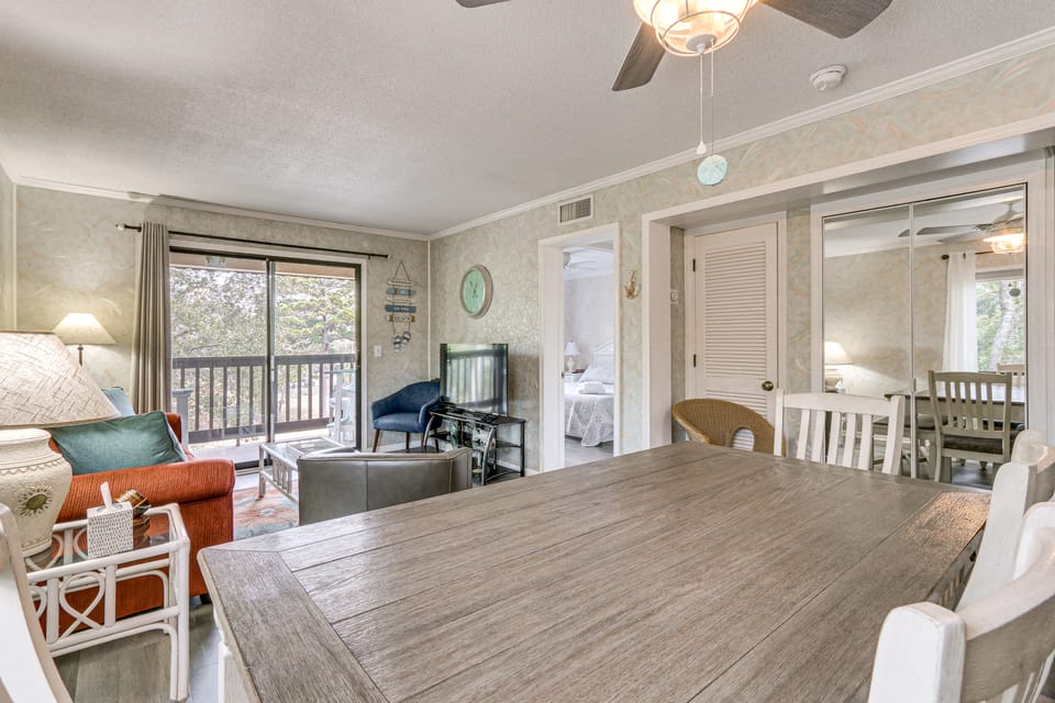 Walk to Beach: HHI Beach & Tennis Resort Condo Apartment in Hilton Head Island