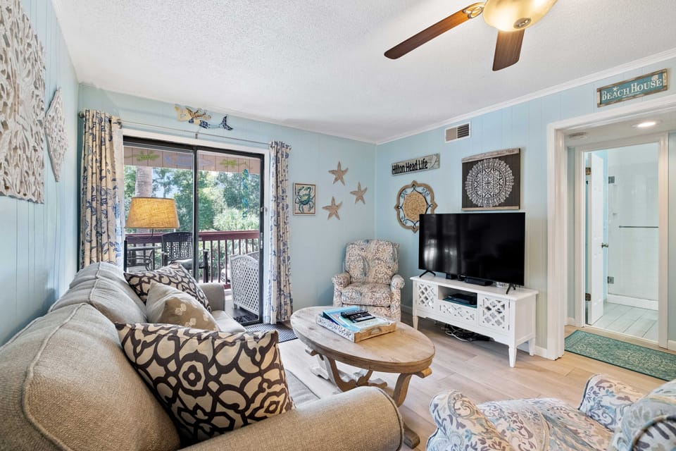 Walk to Coligny Beach Park: Family-Friendly Villa Apartment in North Forest Beach