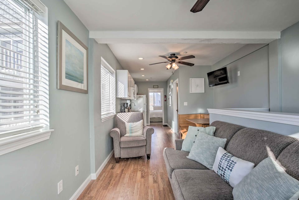 York Beachfront Condo - Steps to Long Sands! Apartment in York Beach