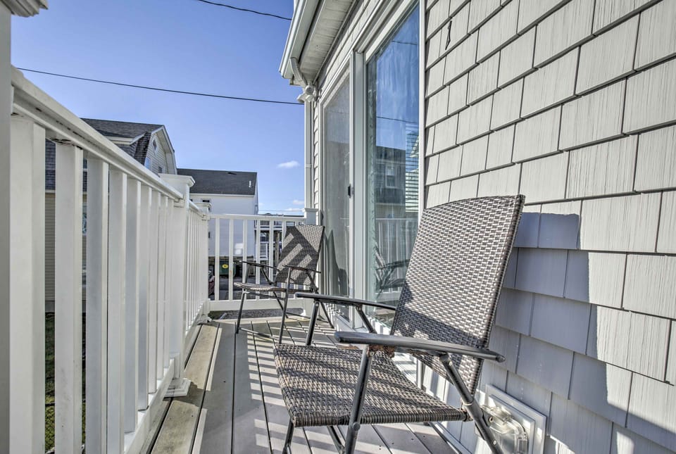 York Beachfront Condo - Steps to Long Sands! Apartment in York Beach