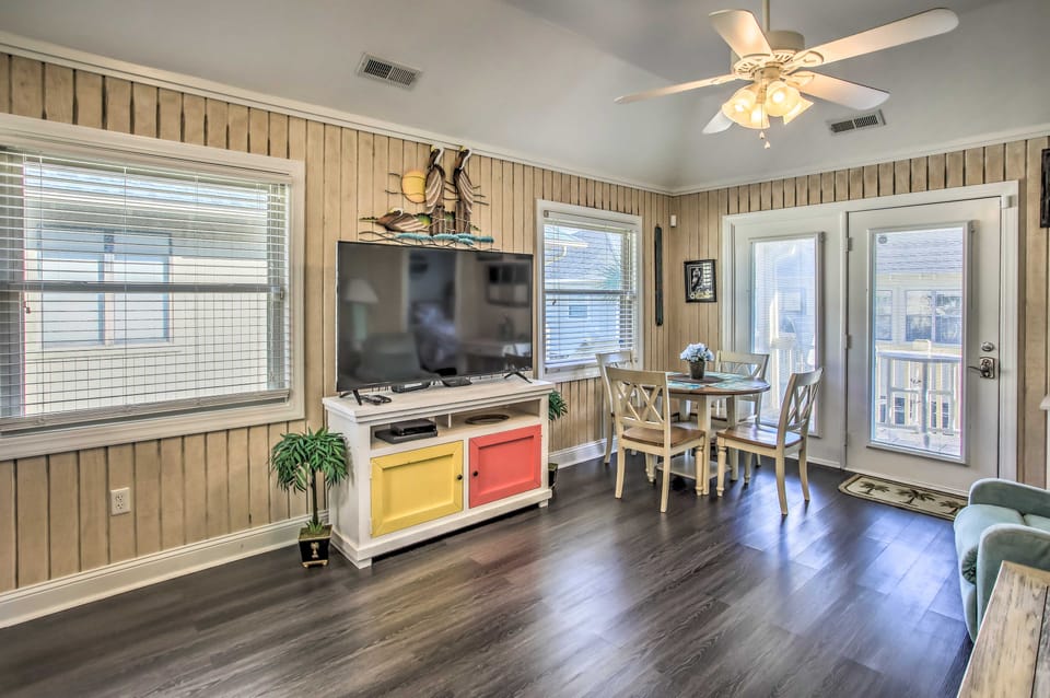 Walk to Apache Pier: Coastal Condo w/ Pool Access House in South Carolina