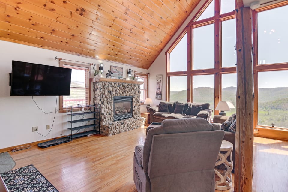West Virginia Cabin Near Snowshoe Mountain Resort House in Shenandoah Valley