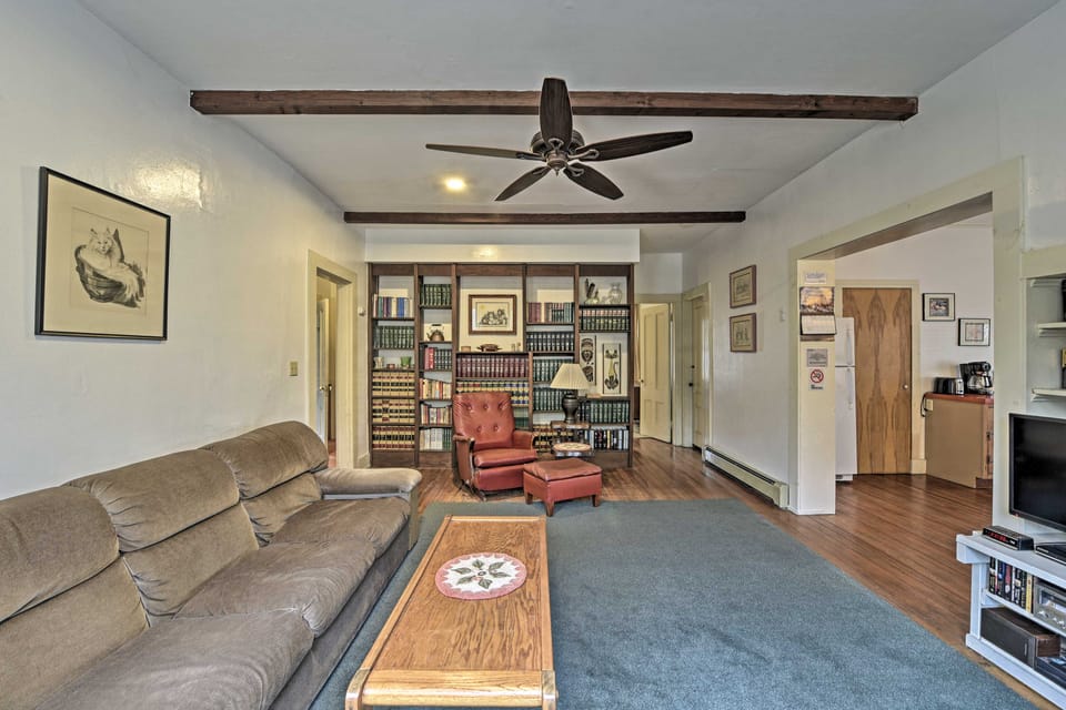 Easy Access to Beaches: Vineyard Haven House House in Vineyard Haven