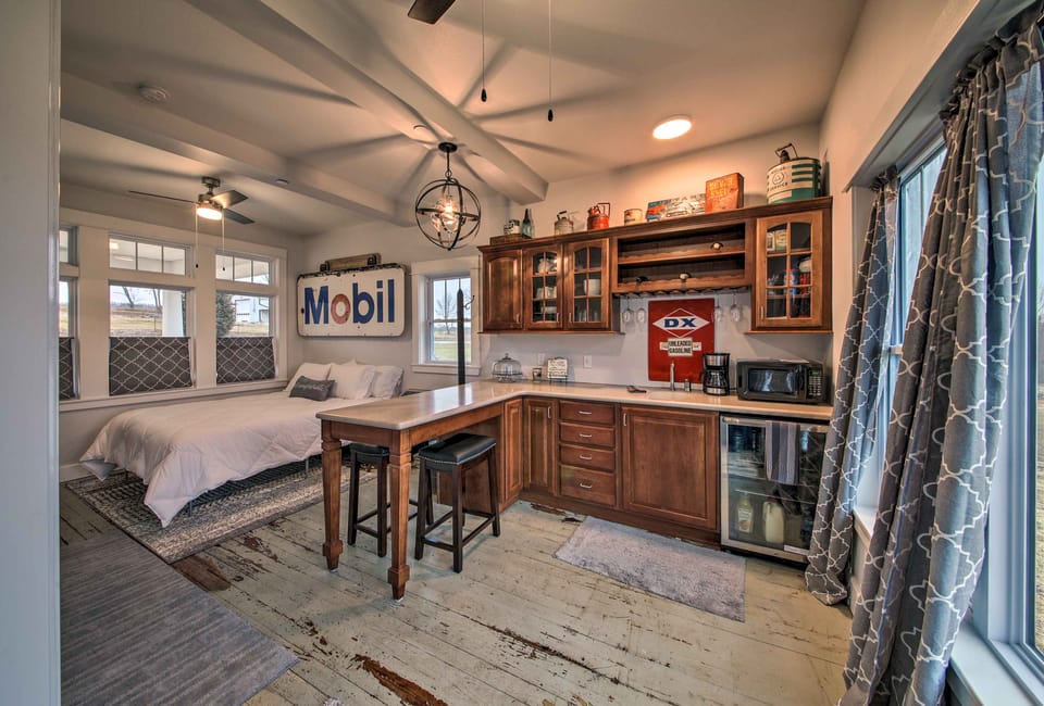 Lakefront Studio Guest Home on Hermann Wine Trail! Apartment in Ozark Mountains