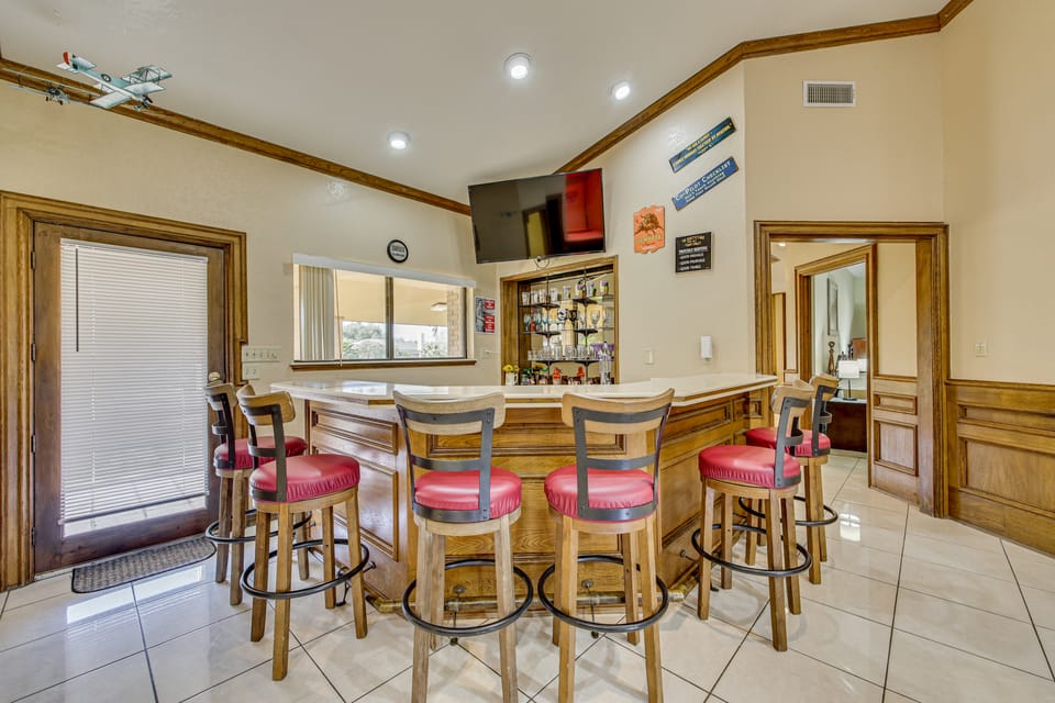 Pool & Game Room: Waterfront Harlingen Home House in Harlingen