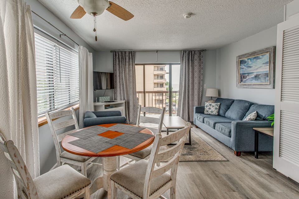 Walk to Beach! Ocean Dunes Resort Condo Apartment in Myrtle Beach