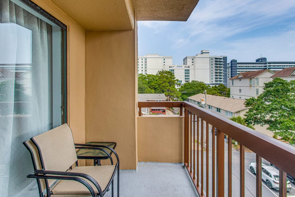 Walk to Beach! Ocean Dunes Resort Condo Apartment in Myrtle Beach
