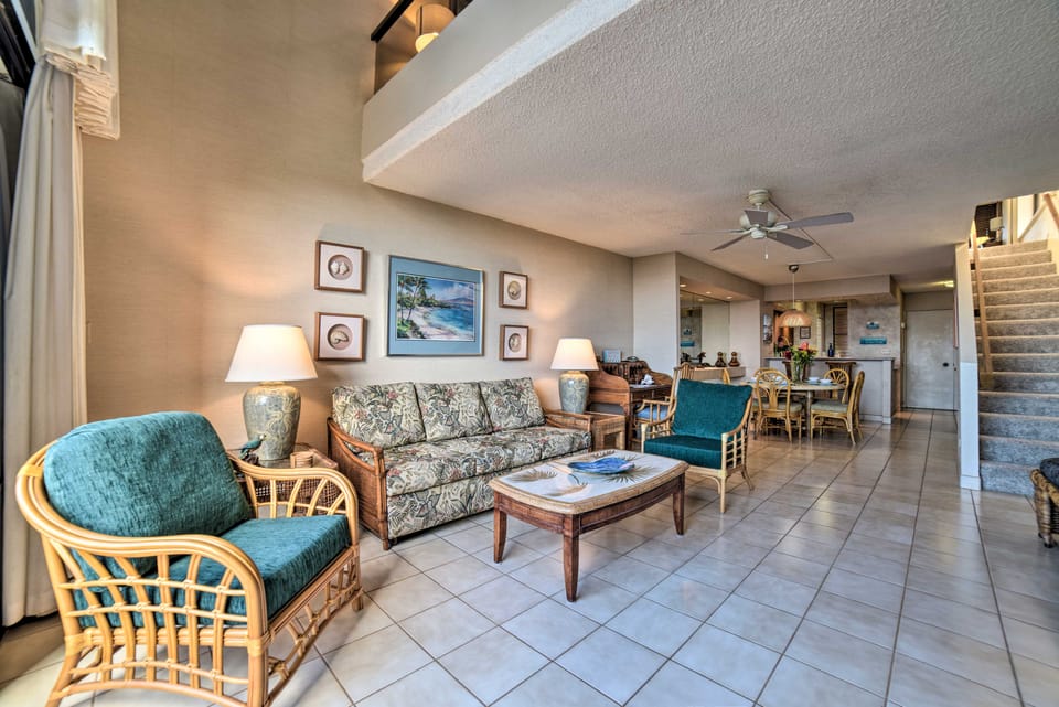 Ocean-View Maui Penthouse w/ Balcony & Pool Access Apartment in Napili-Honokowai