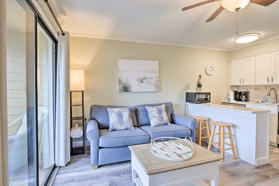 Resort Condo: Pools, Gym, Bar & Beach Access! Apartment in Hilton Head Island