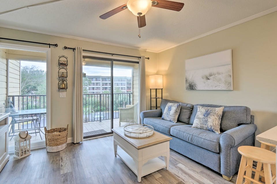 Resort Condo: Pools, Gym, Bar & Beach Access! Apartment in Hilton Head Island