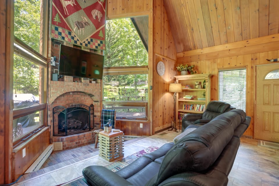 Cozy Cabin Near Massanutten Resort & Water Park! House in Massanutten