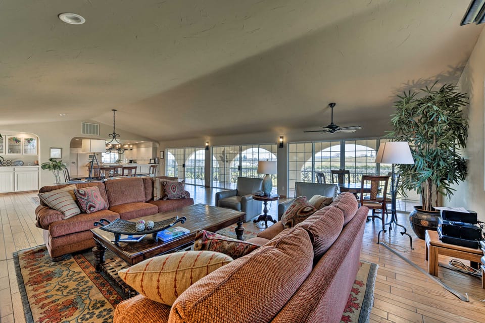 Working Vineyard & Private Pool: Villa in Plymouth House in Sierra Nevada