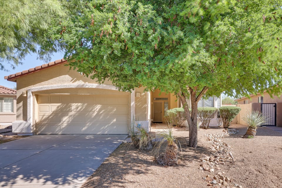 6 Mi to Pinnacle Peak Park: BBQ-Ready Home w/ Yard House in Pinnacle Peak