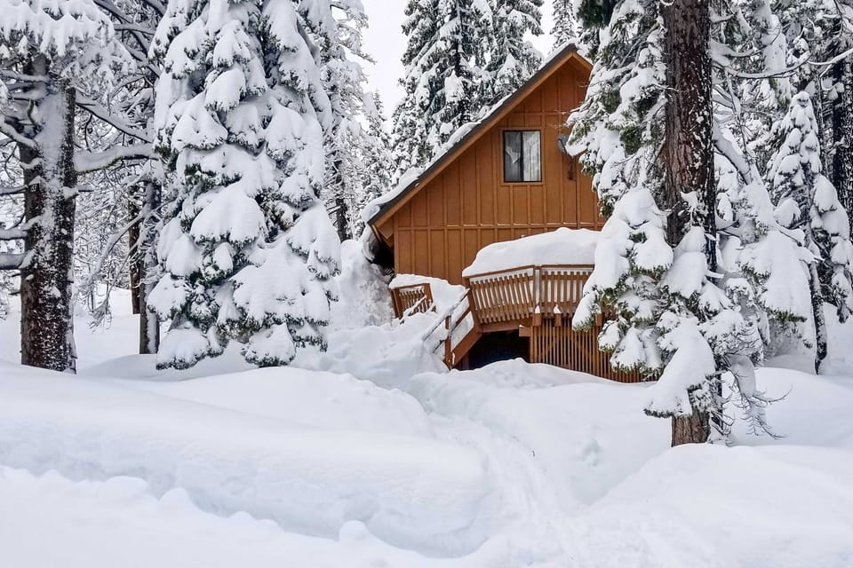 Near Hiking & Skiing: Bear Valley Cabin! House in Bear Valley