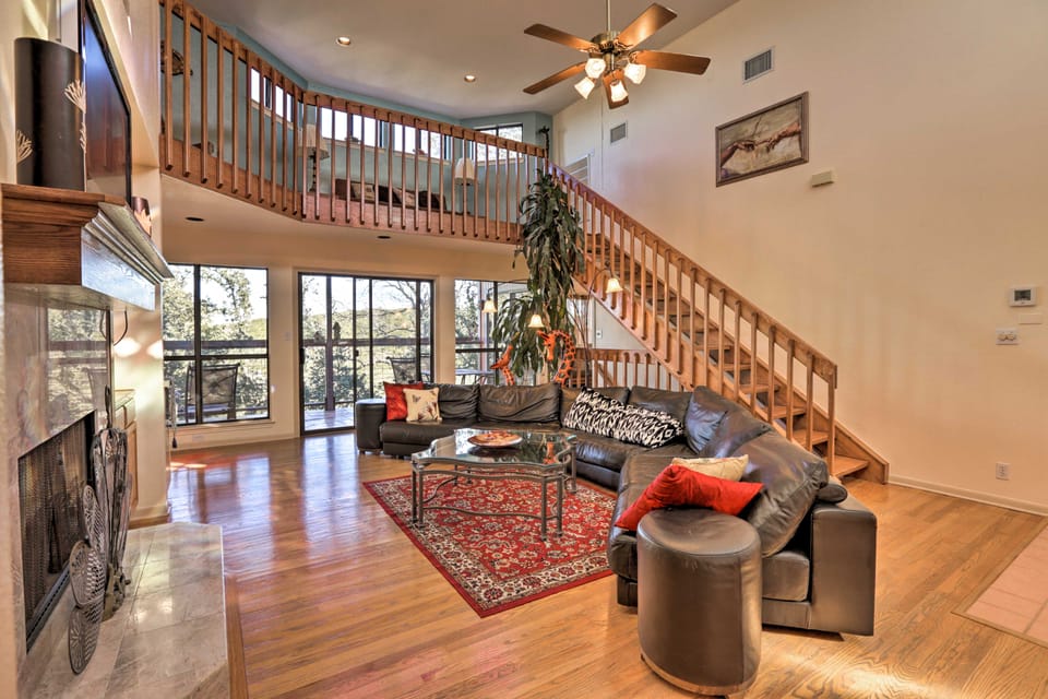 Secluded Home - Canyon Lake View Near Boat Launch! House in Canyon Lake