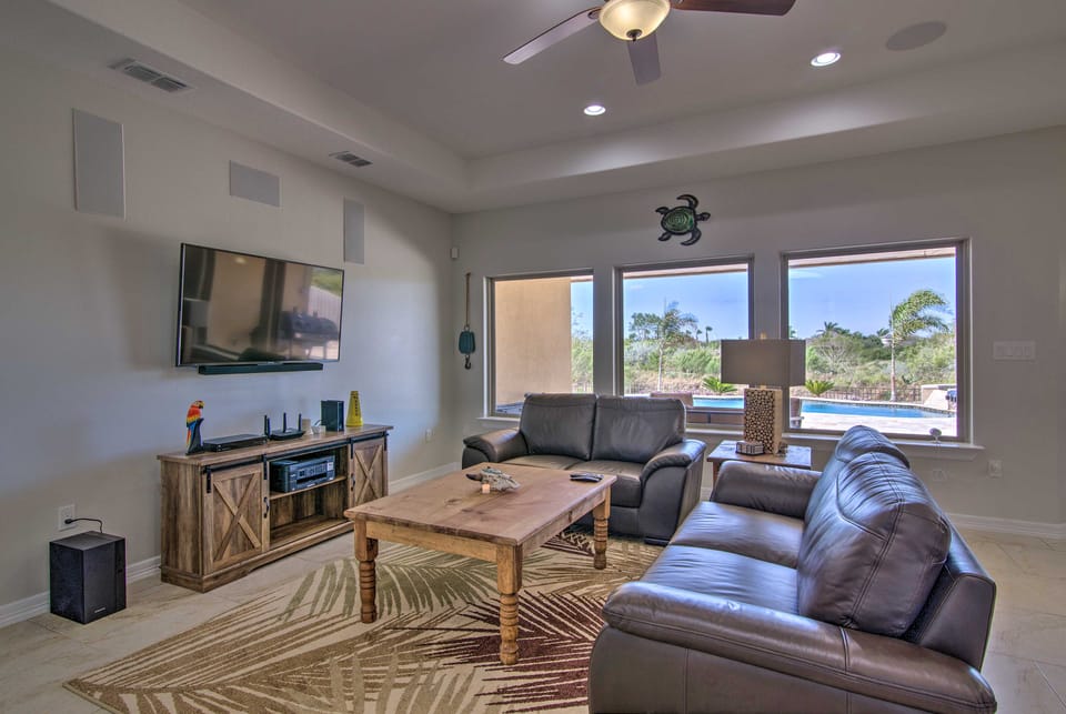 South Padre Paradise w/ Saltwater Pool Near Golf! House in Laguna Vista