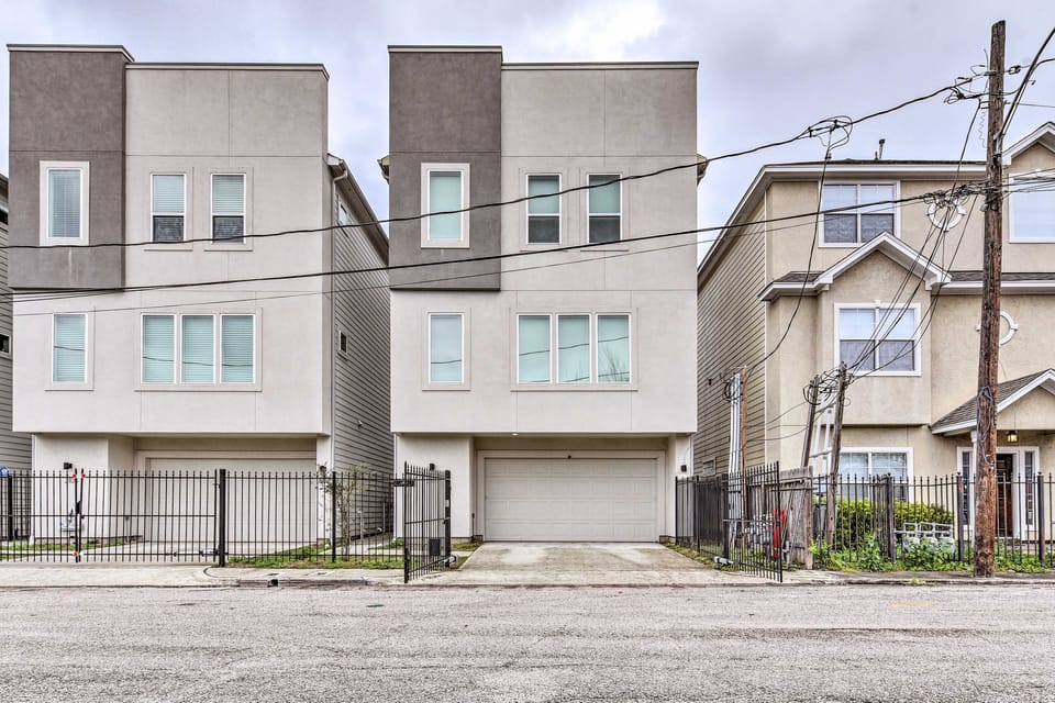 Townhouse 6 Mi to NRG, 1 Mi to Downtown Houston! Apartment in Houston