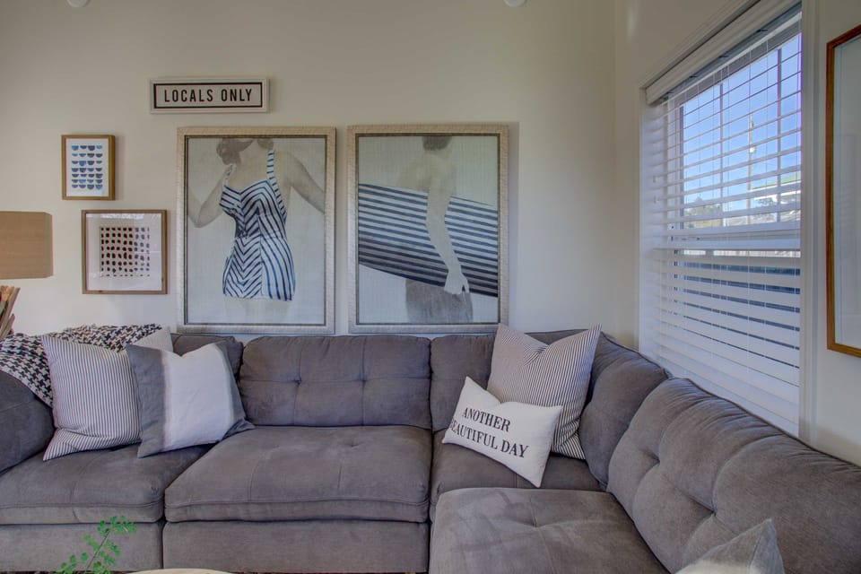 Walk to Ocean! Chic 'Summer House Cottage' Cottage in Pacific Beach