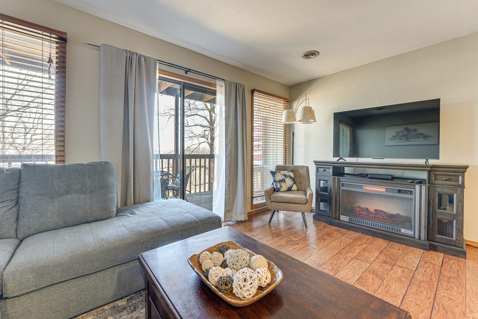 2 Mi to Silver Dollar City: Condo in Branson West Apartment in Table Rock Lake