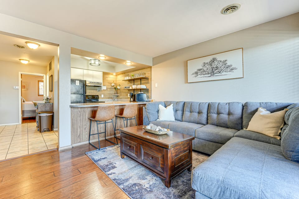 2 Mi to Silver Dollar City: Condo in Branson West Apartment in Table Rock Lake