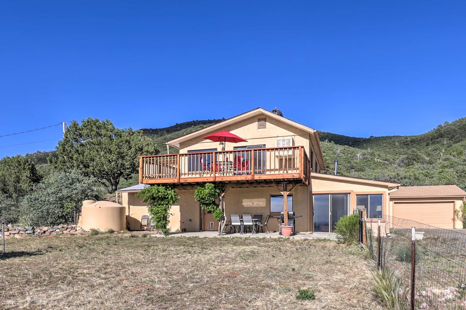 Sunroom + Sauna! Mtn-View Prescott Valley Home House in Arizona