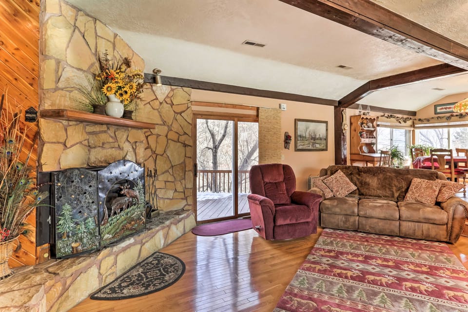 South Dakota Vacation Rental Near Mount Rushmore House in East Custer
