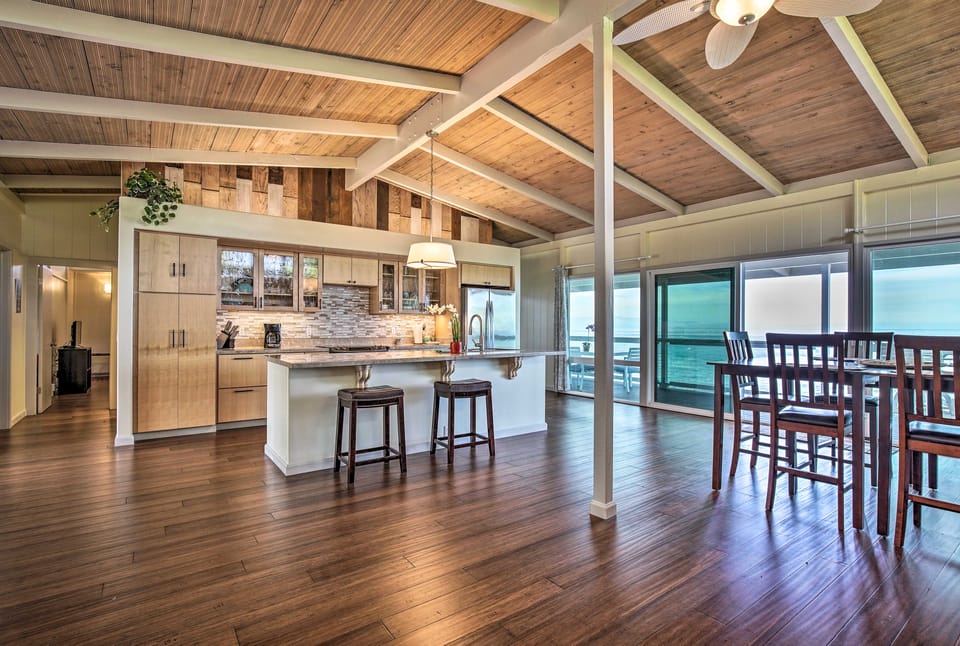 Oceanfront Kona Home w/ Beach Access & Views! House in Holualoa