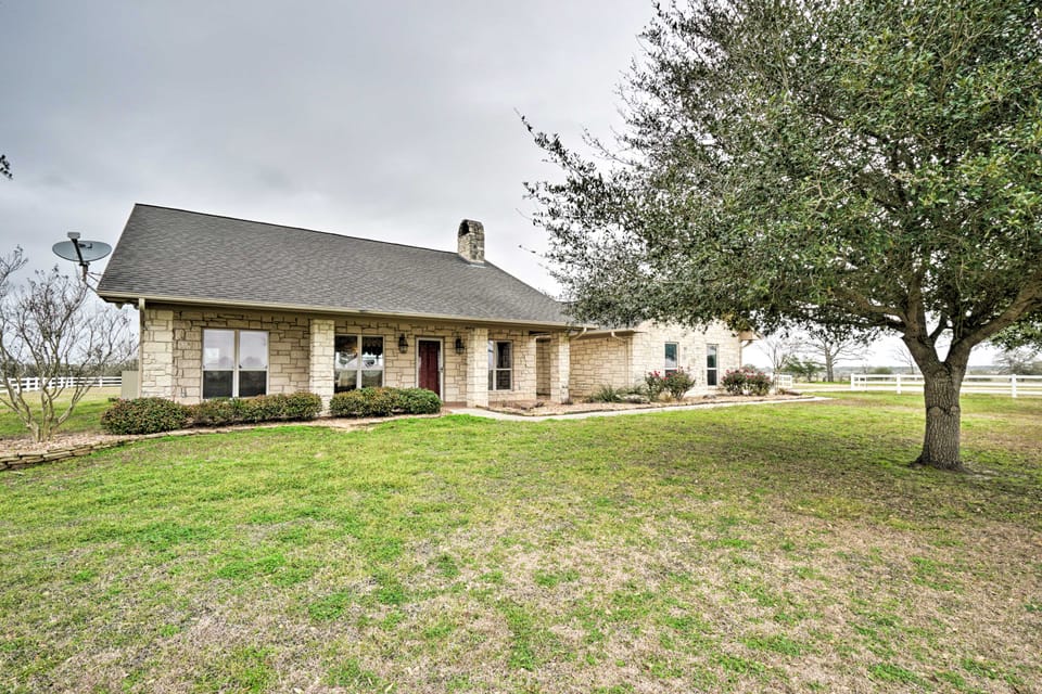 Pet-Friendly Flatonia House w/ Patio & Gazebo! House in Rio Grande