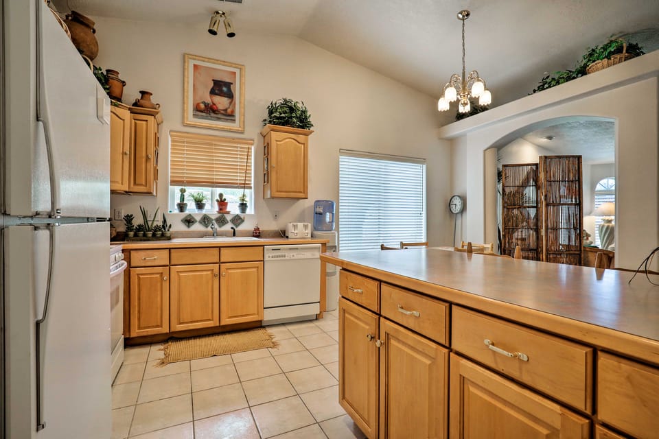 St. George Townhome w/ Patio - Near Natl Parks Apartment in St George