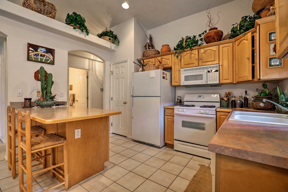 St. George Townhome w/ Patio - Near Natl Parks Apartment in St George