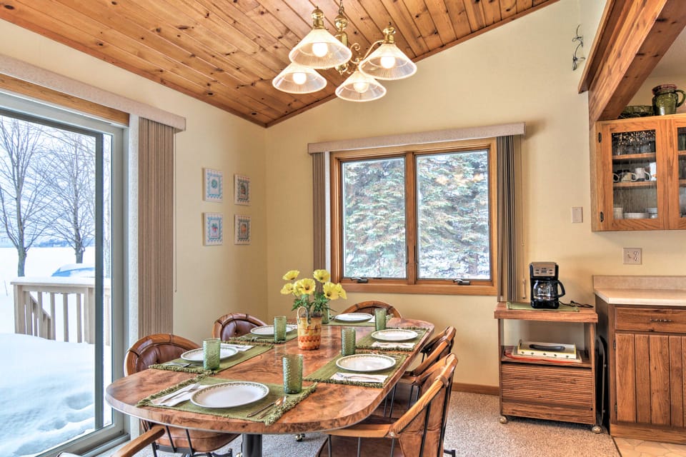 Cedar Cottage, Private Beach on Lake Leelanau Cottage in Michigan