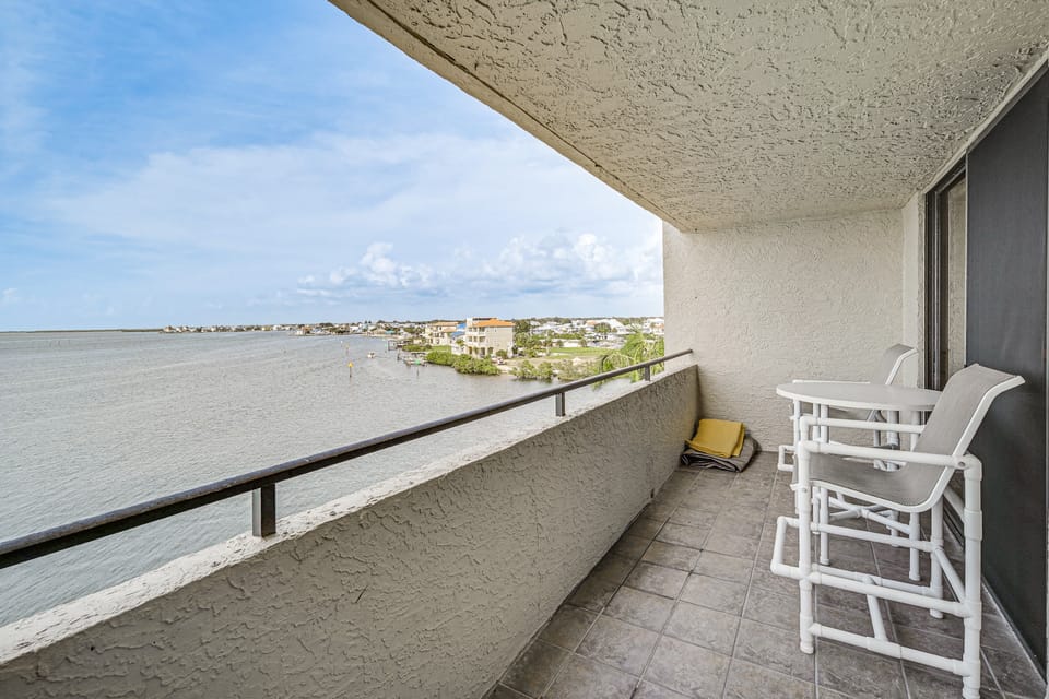 On-Site Beach Access! Waterfront Hudson Condo Apartment in Hudson