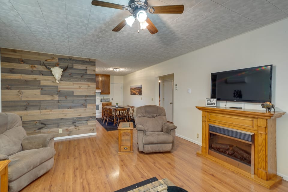 'Badlands Suite' < 1 Mi to Teddy Roosevelt Park! Apartment in North Dakota
