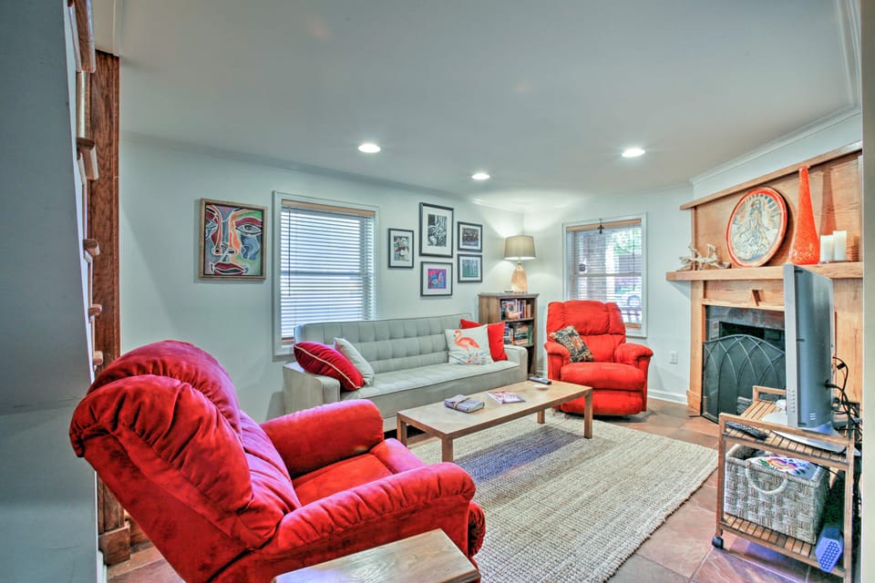 4 Mi to French Quarter: NOLA Apt w/ Garden Patio Apartment in New Orleans
