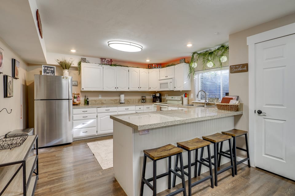 Game Room + Hot Tub: Salt Lake City Area Apt Apartment in Utah