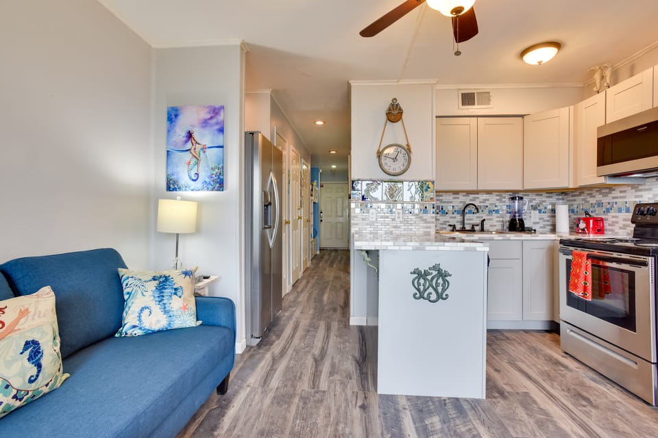 Waterfront Corpus Christi Escape w/ Pool Access! Apartment in Nueces County