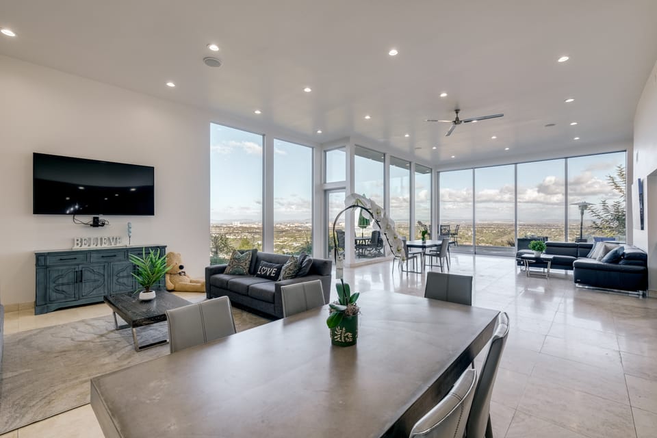 Pool & Coastline Views: Luxe La Jolla Home House in La Jolla