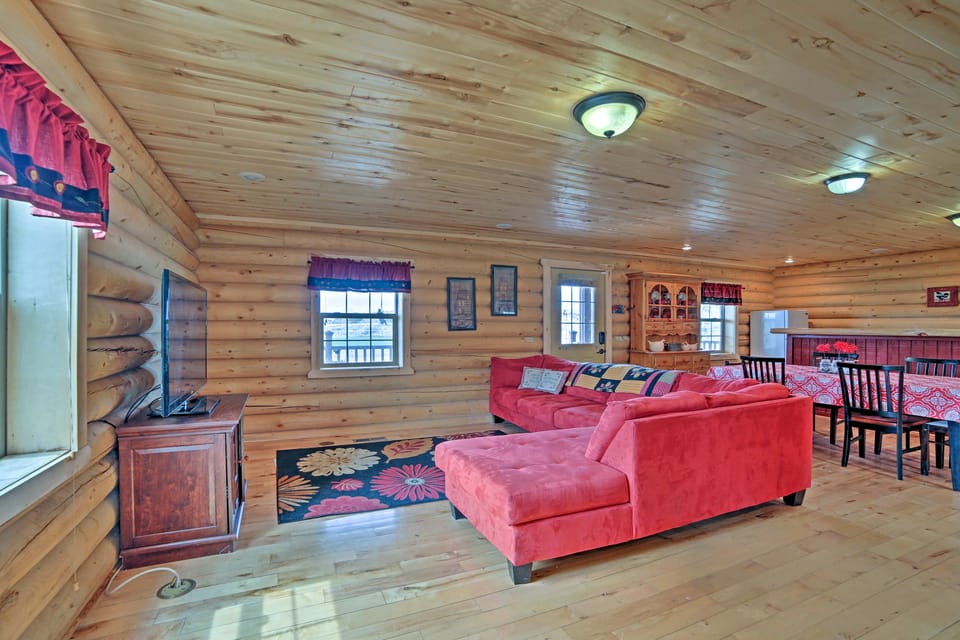 Rustic Cabin Near Palisade State Park w/ Deck! House in Utah