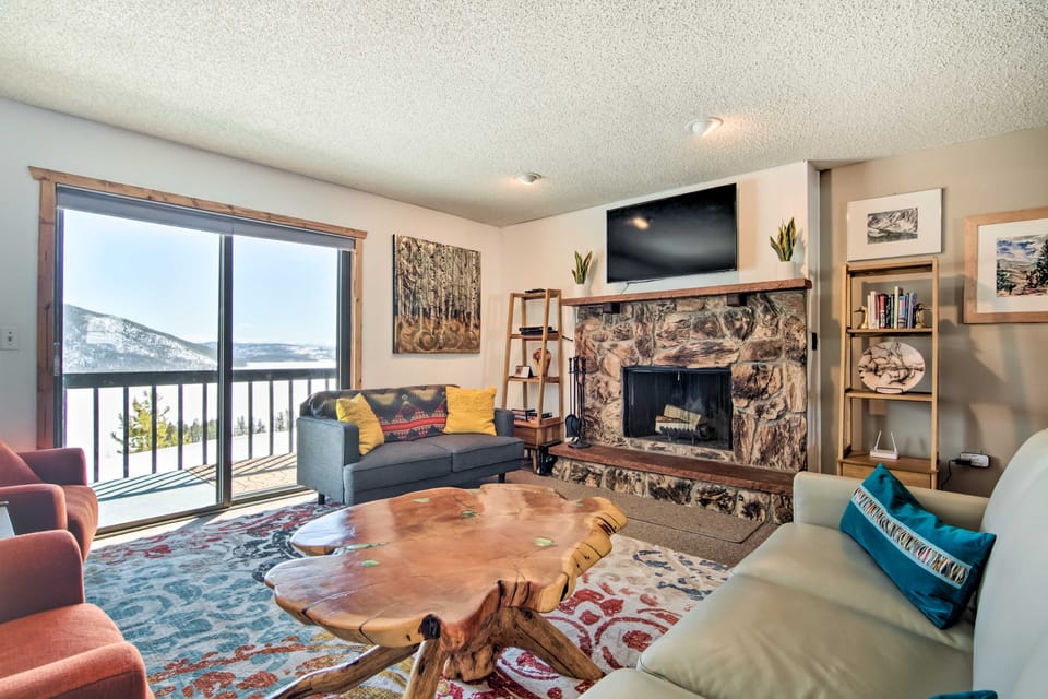 Grand Lake Condo: Best Lake View + Panoramic Deck Apartment in Grand Lake