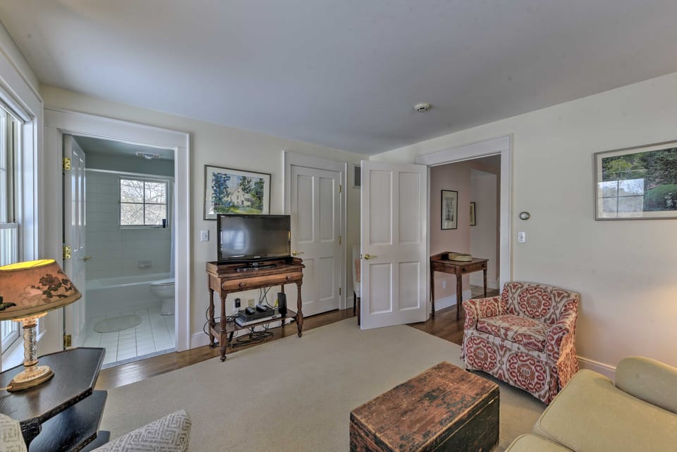 2 Mi to Crane Beach: Waterfront Ipswich Escape! Cottage in Ipswich