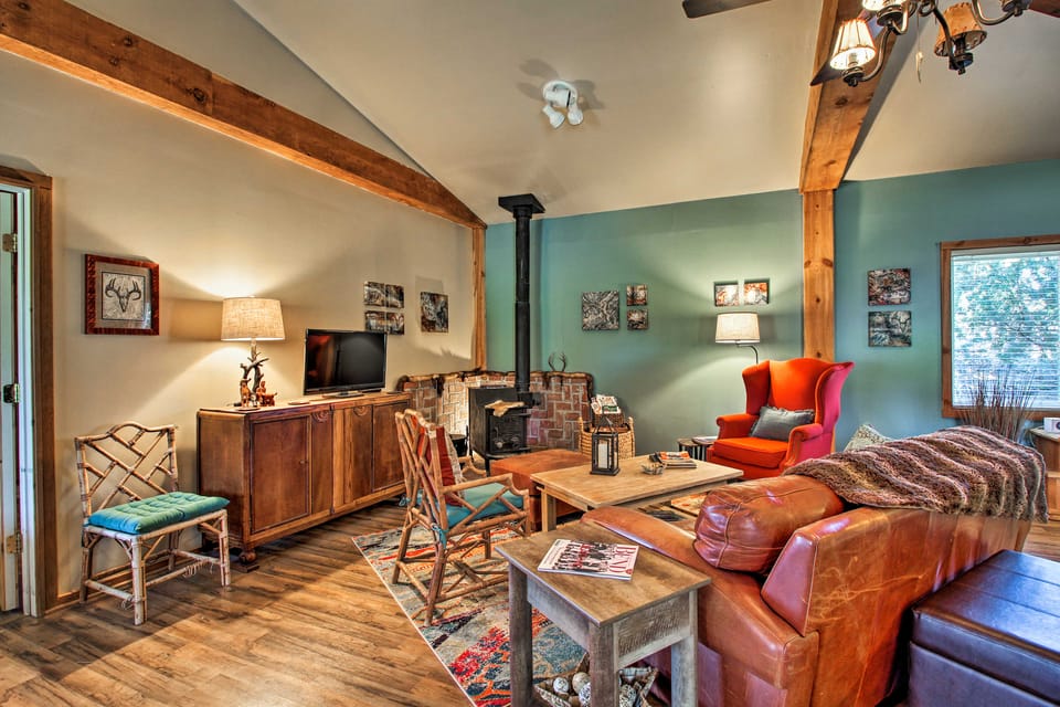 Dog-Friendly Ranch Cottage w/ Yard ~ 13 Mi to Bend Cottage in Oregon