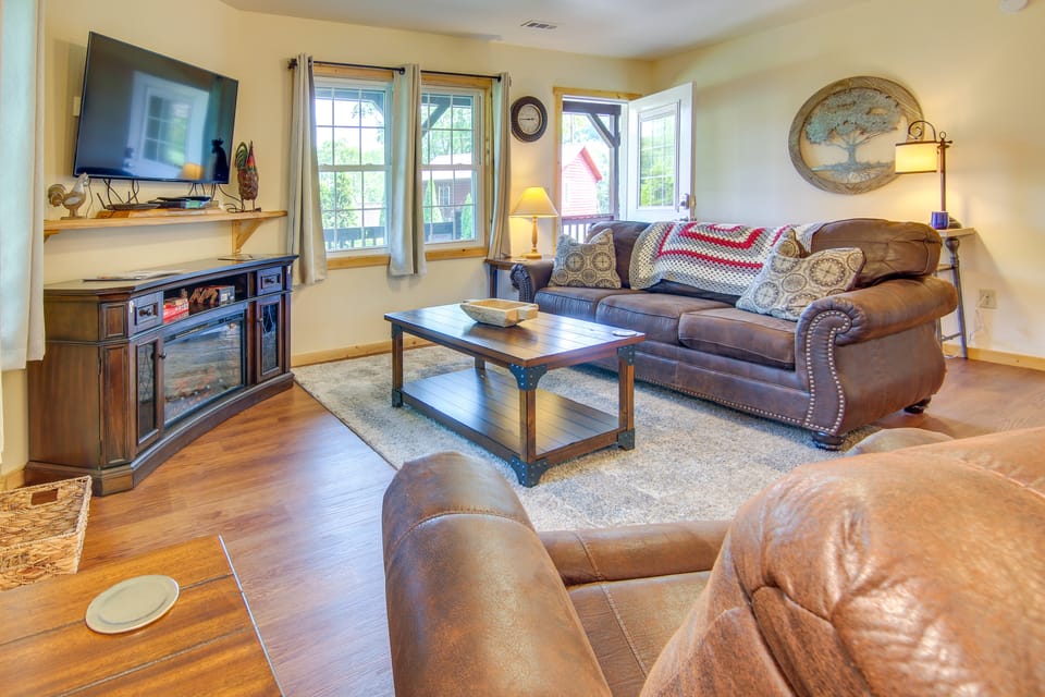 Hike, Fish & Relax: Bryson City Cabin Escape House in Swain County