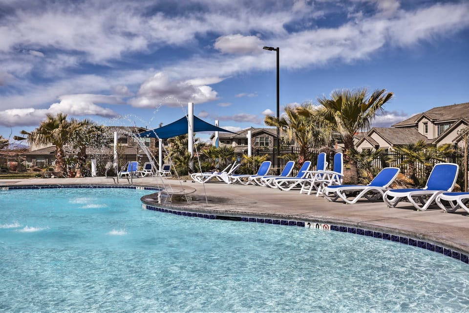 Utah Home w/ Pool Access: Near St George & Zion! Apartment in Washington