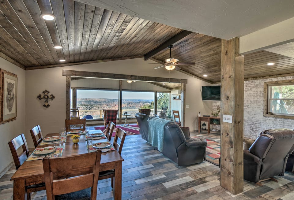 Charming Texas Home w/ Stunning Canyon Views! House in Oklahoma