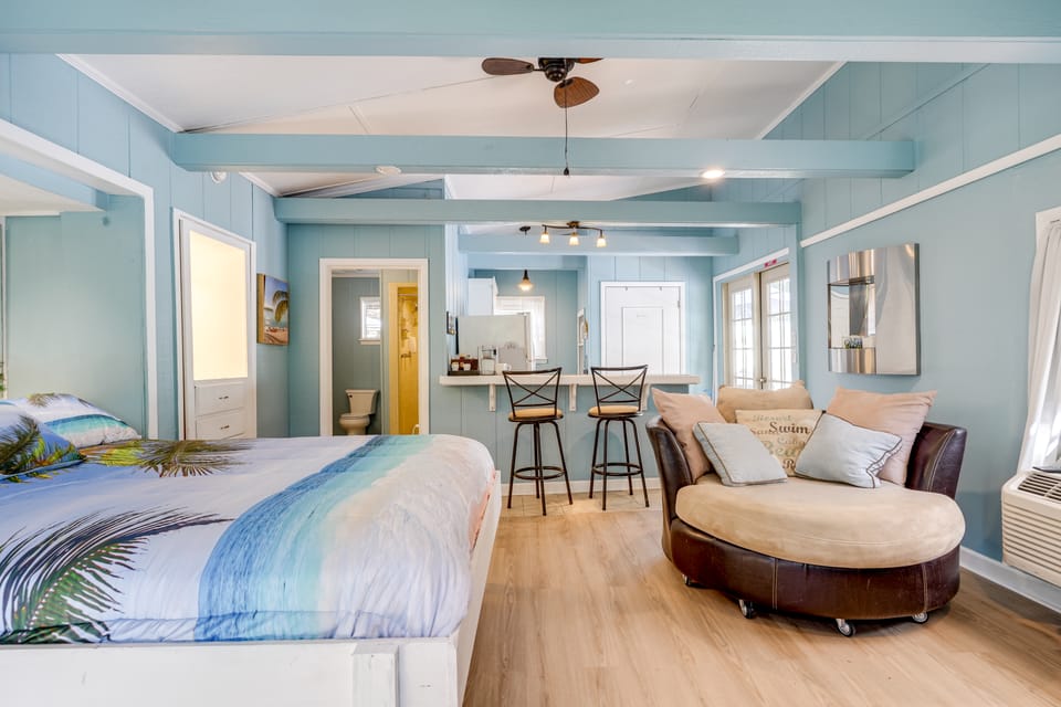 4 Mi to Downtown Chattanooga: Vibrant Studio Apartment in Chattanooga