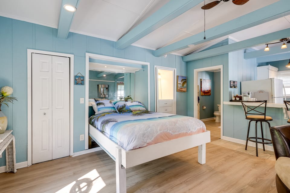 4 Mi to Downtown Chattanooga: Vibrant Studio Apartment in Chattanooga