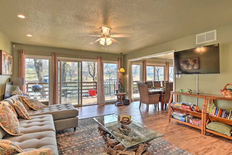 Updated Deck & Dock: Lakefront Home in Hot Springs House in Rockwell