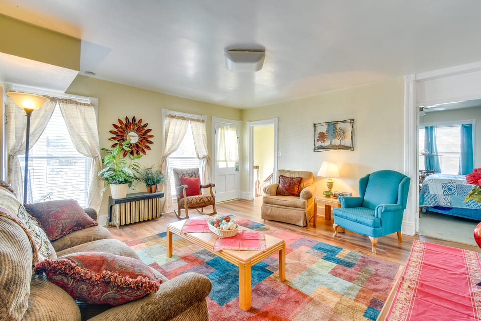 Lake Michigan Vacation Rental: 1 Block to Marina! Apartment in Wisconsin