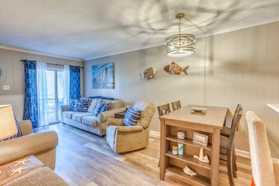 Walk to Beach: Myrtle Beach Condo w/ Pool! Apartment in South Carolina